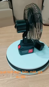 Quạt Tích Điện Đế Pin Lithium Dùng Chung Pin Lithium Phổ Thông Chất Liệu Thép Sơn Tích Điện Kèm 1 Pin