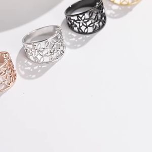 Cazador Luxury Zircon Ring Trendy Rose Gold Color Stainless Steel Flower Wedding Rings for Women Party Girls Jewelry Wholesale