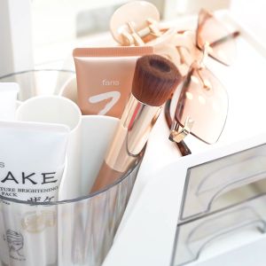 Faris By Naris Zokyo Foundation Brush": "แปรงรองพื้น Faris By Naris Zokyo Foundation",