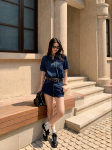 ALOHA LU | Bộ Áo Sơ Mi và Quần Short Denim Kiểu Cổ Điển Ôm Body