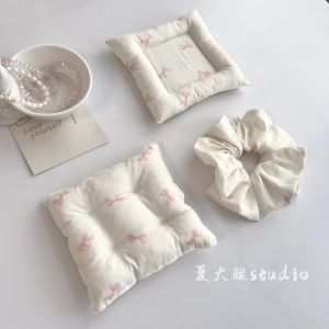 Nút Bướm Hồng Ins Style Cotton Vải Bông Thảm Chịu Nhiệt Coaster Bé Gái Thảm Cốc Chống Bỏng Hình Vuông Trái Tim Handmade Hàn Quốc Cotton Vải Bông Vải Lanh