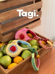 Tagi. Signal Overalls Pet Harness / Imagine Apple Pet Retractable Leash / Pet Leash Wrist Strap