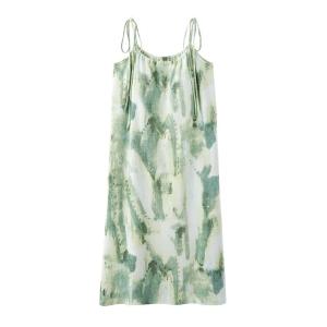 Váy ngủ nữ MiiOW Cat Person có đệm ngực họa tiết in hoa dáng V có thể mặc ngoài