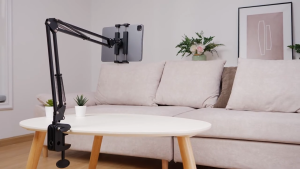 Giá đỡ điện thoại/ máy tính bảng UGREEN LP142 - Xoay góc 360 độ kích thước 4 - 12.9 inch - Thích hợp kẹp mặt bàn giá sách- Hàng phân phối chính hãng 50394 50395