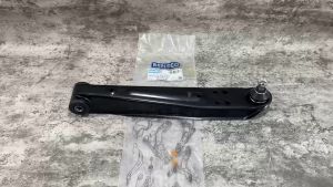 SAYAP BAWAH LOWER ARM WITH BALL BULL BALL JOINT AND BUSHINGS BUSH BUSING SUZUKI FUTURA APV T120SS T-120SS T 120SS KANAN KIRI HARGA SATUAN MERK BENSCO MADE IN GERMANY