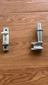 chốt cửa thùng xe tải khoá đúc cửa xe thùng xe tải đá gài cửa thùng xe tải chất liệu gang đúc