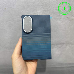 Carbon Fiber Texture PC Magnetic Case for Samsung Galaxy Z Fold 8 Kevlar Hand Feel for Magsafe Wireless Charging Protect Cover