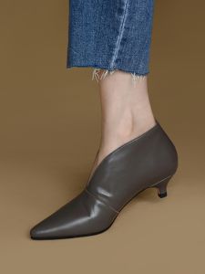 New Arrival Pointed Toe Deep V-Shaped Ankle Boots for Women Short Waist Retro High Heel Grandma Shoes Mid Heel Authentic Leather Thin Cat Heel Ankle Boots