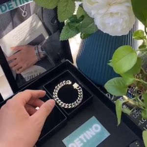 Vòng tay titan nam màu bạc Cuban đẹp loại cao cấp không gỉ sét DETINO VT02