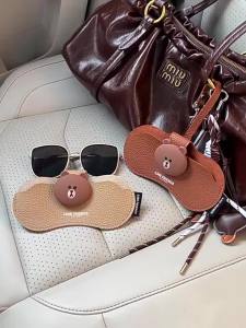 LINE FRIENDS BROWN Eyewear Case Holder Secure Snap Closure Soft Velvet Lining For Car Seat Storage Box LFB347