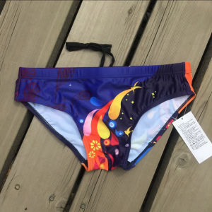 Low-Waist Digital Print Mens Swimming Trunks Triangle Swimwear Anti-Embarrassment Swimming Equipment Polyester Fiber