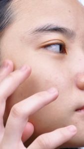 Nu Glow Serum 20ML: Perawatan Kulit Wajah untuk Kulit Berminyak