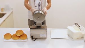 Ice cream burger machine commercial electric single head non rotatable circular burger embryo UFO burger ice cream machine