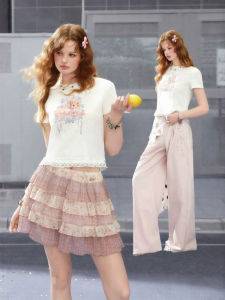 Unifree | Short Sleeve Loose Lace Trimmed T-Shirt