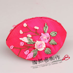 Chinese Classical Silk Ribbon Embroidered Jewelry Coin Purse Open Smile Hard Currency Small Storage Box Necklace Ring