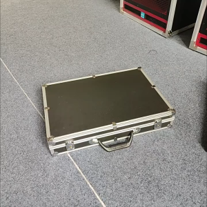 Universal 8 Slots Aluminum Carrying Box for Handheld Wireless Microphone Shockproof Protective Aluminum Mic Case KTV Mic Storage Transport Box