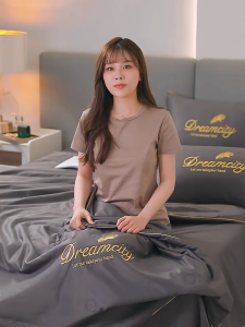 Ice Silk Summer Quilt Cooling Blankets for Hot Sleepers A-Class Cool Breathable Soft Summer Blanket Luxury Comforters