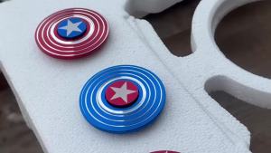 Bandai | Đồ Chơi Con Quay Kim Loại Hình Khiên Captain America Dạng Mạng Nhện Giúp Giảm Căng Thẳng Hỗ Trợ Tập Trung Cho Người Bị ADHD