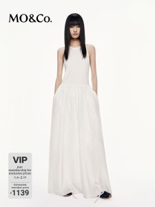 MO&Co. | Đầm Dài Xòe Dáng Suông Cổ Trụ eo Thấp
