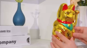 Lucky Cat/Fortune Cat/Lucky Beckoning Waving Wealth Cat/Gold Feng Shui Lucky Cats/Arm Swing Cat