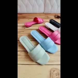 Bisa COD-Terbaru Sandal teplek wanita trendy-terlaris