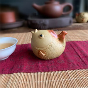Yixing Purple Clay Sculpture Tea Pet Water Spraying Carp Creative Cartoon Fish Leaping over the Gate Spitting Bubbles
