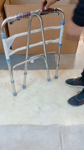 อุปกรณ์ช่วยเดิน ไม้เท้า 4 ขา วอคเกอร์ อุปกรณ์สำหรับฟื้นฟูสมรรถภาพคนพิการ เครื่องช่วยสำหรับพยุงตัวผู้ป่วย คนชรา