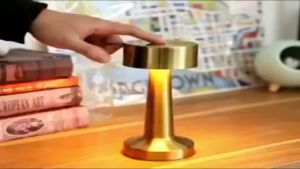 Retro Table Lamp Tricolor Dimmable Bar Desk Lamp Metal Touch Decor for Bar Coffee Table Restaurant Decoration Desk Light LED Rechargeable Night Lights for Bedrooms Bars Studys Cafe