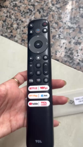 Remote tivi điều khiển TCL giọng nói loại xịn 1.1 6nut tặng kèm pin sử dụng