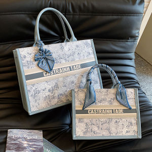 Large Capacity Womens Tote Bag Fashionable Commuter Bag Shoulder Bag Handbag Soft PU Leather Zipper Closure Casual Style