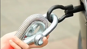 เชือกลากรถกู้ภัยฉุกเฉิน เนื้อหนา ทนแรงกระแทกได้ดี รับน้ำหนักสูงถึง 10 ตัน ใช้งานง่ายปลอดภัย เหมาะกับทุกประเภทของรถ