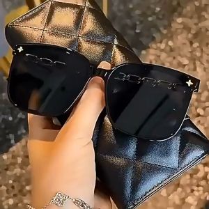 Unyiel - Kacamata Hitam Persegi Wanita & Pria Vintage Retro Fashion Korea Bahan Plastik Anti UV