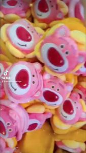 Móc khoá Phụ Kiện Túi Xách Gấu Dâu Lotso Siêu Dễ Thương Siêu Cute Lông Mịn Màu Hồng Cực Iu