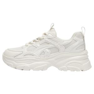 Daphne | Elevating White Sneakers
