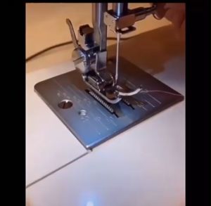 Chân vịt làm khuy sử dụng cho máy gia đình đa năng