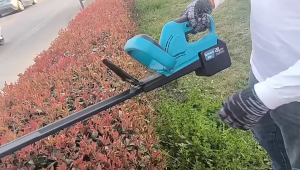 Electric Cordless Hedge Trimmer Lawn Mower Hedge Trimmer Household Small Electric Lawn Mower 21V Rechargeable Lawn Mower Portable Garden Trimmer Rechargeable Hedge Trimmer Shrub Cutter Portable Gardening Tools