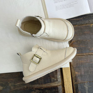 รองเท้าบูทมาร์ตินหัวมนแบบสวมสบายสำหรับผู้หญิง ฤดูใบไม้ร่วง/ฤดูหนาว 2024 รองเท้าบูทสั้นแบบหัวมน ซิปด้านข้าง สไตล์วิทยาลัย หัวเข็มขัด รองเท้าบูทหุ้มข้อ PU ยาง