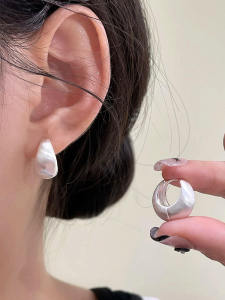 Elegant Silver Metal Brushed Ear Cuffs Luxury Classic Waterdrop Shape Dangle Earrings Fashionable Accessory for Women