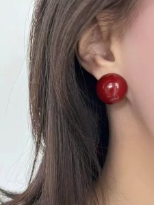 ต่างหูทรงกลมสีแดงแบบวินเทจใหม่ปี 2024 สำหรับผู้หญิง ดีไซน์เก๋ไก๋ ดีไซน์เรียบง่าย เครื่องประดับแฟชั่น