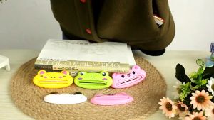 [Happy Kids] Toothpaste Squeezer Tube Rolling Holder Easy Press Squeezing Tool Dispenser 挤牙膏器 Pemerah Ubat Gigi - SO19