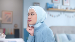 WARDAH UV Shield Aqua Fresh Essence || Active Protection Serum || Light Matte Sun Stick || SPF 30 50 PA++ SunScreen