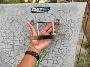 BREKET BRECKET PLAT NOMOR SHOK NINJA RR DAN R DUDUKAN PLAT NOMOR SKOK NINJA RR DUDUKAN PLAT NO DEOAN SHON NINJA RR R PANGKON PLAT NO NOMOR NINJA RR R PANKON PLAT NOMOR SEGITIGA T ATAS BAWAH KAWASAKI NINJA RR R CROM KROM PATEN