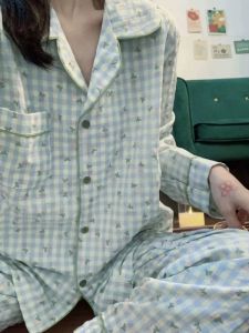 INS ชุดนอนลายสก๊อตลายดอกไม้เล็กๆเรียบง่ายสไตล์เกาหลีใส่ช่วงฤดูใบไม้ผลิและฤดูใบไม้ร่วงสำหรับผู้หญิงชุดเสื้อผ้าใส่ในบ้านแขนยาวทรงหลวมแนวญี่ปุ่นแนวสวยหวานที่นิยมในโลกออนไลน์