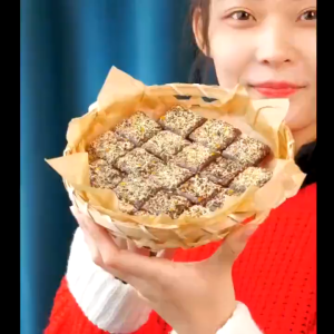 【Local Stock】无蔗糖甘草枇杷膏Licorice Loquat Cake Honeysuckle Health Throat Lozenge Expectorant for All Ages