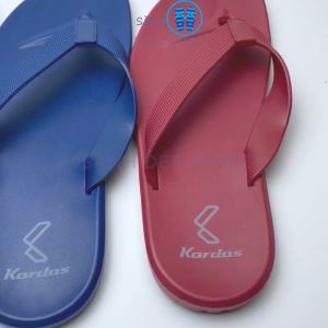 Dép kẹp nam Thái Lan đế làm từ nhựa và quai làm từ cao su mang chắc chân và thoáng mát size từ 40 đến 44