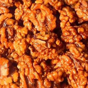 【SG Seller】500g/Can Walnut Kernel Series Original & Honey Flavor Nutritious and Healthy Snacks /Fitness Snacks农香森 核桃果仁