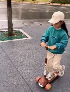 Xe trượt scooter cho bé 2 tuổi 3-6-8 tuổi- loại khủng long có nhạc ( không có giỏ trước)