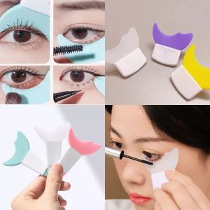 miếng silicon hỗ trợ kẻ mắt và chuốt mascara không bị lem