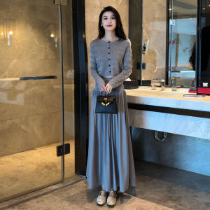 SUSIEYUAN | Đầm Dài Knit Sọc Trắng Phong Cách Hàn Quốc Mới Thu 2026