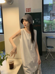 เสื้อเชิ้ตแขนกุดคอวีสีดำสไตล์เกาหลีหลวมๆ สำหรับผู้หญิงในช่วงฤดูร้อน เสื้อกั๊กผ้าลินินแบบเปิดหลัง ทรงหลวม ไม่มีแขน